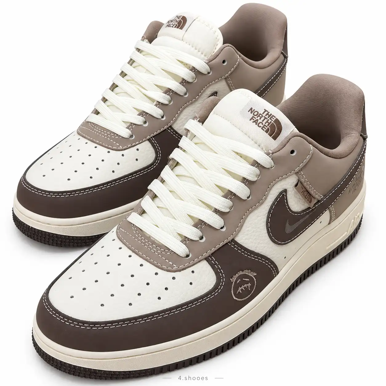 کفش کتانی نایک ایر فورس ۱ × نورث فیس (Nike Air Force 1 × The North Face)
