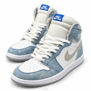 کفش کتانی جردن وان ساق‌دار هایپر رویال (Jordan 1 High Hyper Royal) آبی جین سفید (کیفیت مستر)